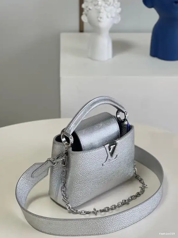 CAPUCINES VUITTON MINI LOUIS 0402